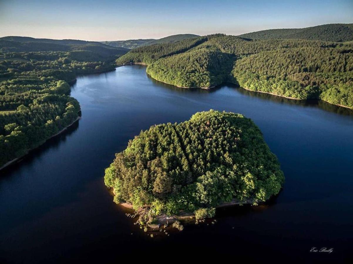 Cottage Du Lac De Chaumecon Avec Etang Prive Brassy エクステリア 写真